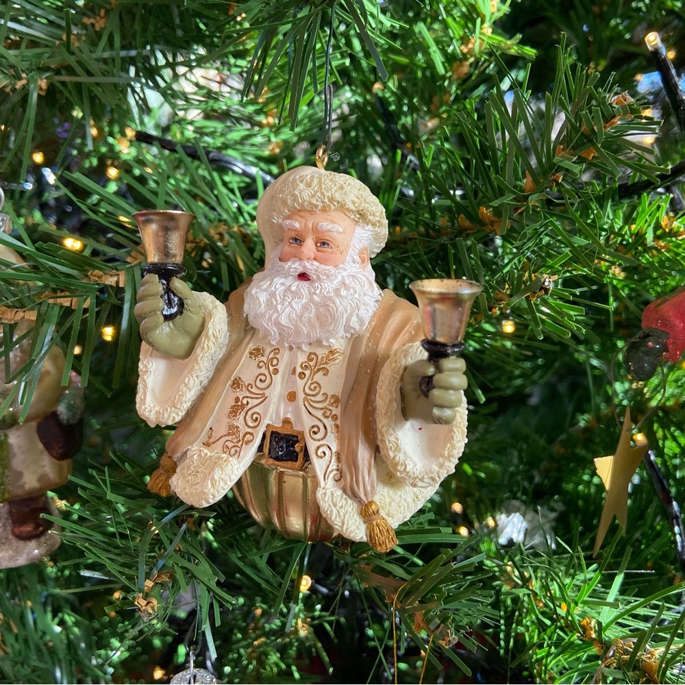 GUC - 2004 Hallmark Santa Ornament